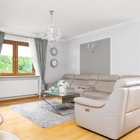 Villa Golden - Elegant Family With Garden Near Warsaw
