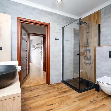 Golden - Elegant Family With Garden Near Warsaw Villa