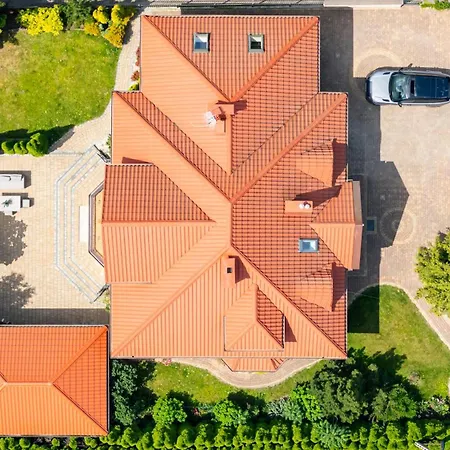 Villa Golden - Elegant Family With Garden Near Warsaw